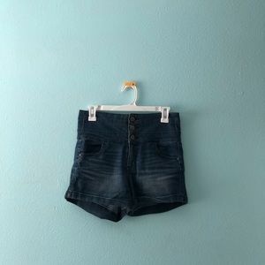 Tinseltown high-waist denim shorts!